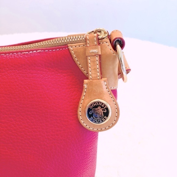 🦆Dooney & Bourke Premium Leather Handbag w/Logo Keychain, Sz Small, Pink & Tan - Picture 4 of 8